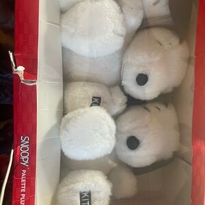 Kith for Peanuts Palette Snoopy Plush Set (SEE PHOTOS) box has light damage as